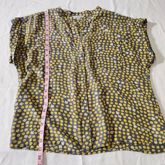 CAbi Women's Size S 100% Silk Yellow Polka Dot Short Sleeve Boxy Button Up Top - Picture 12 of 16